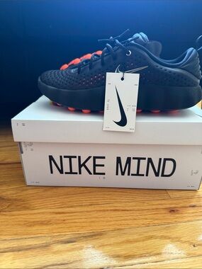 Nike Mind 002 Black/Crimson Men’s Size 12 NWT